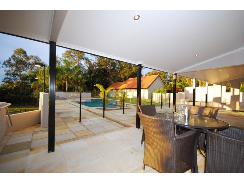 91 Airlie Rd, Pullenvale QLD 4069