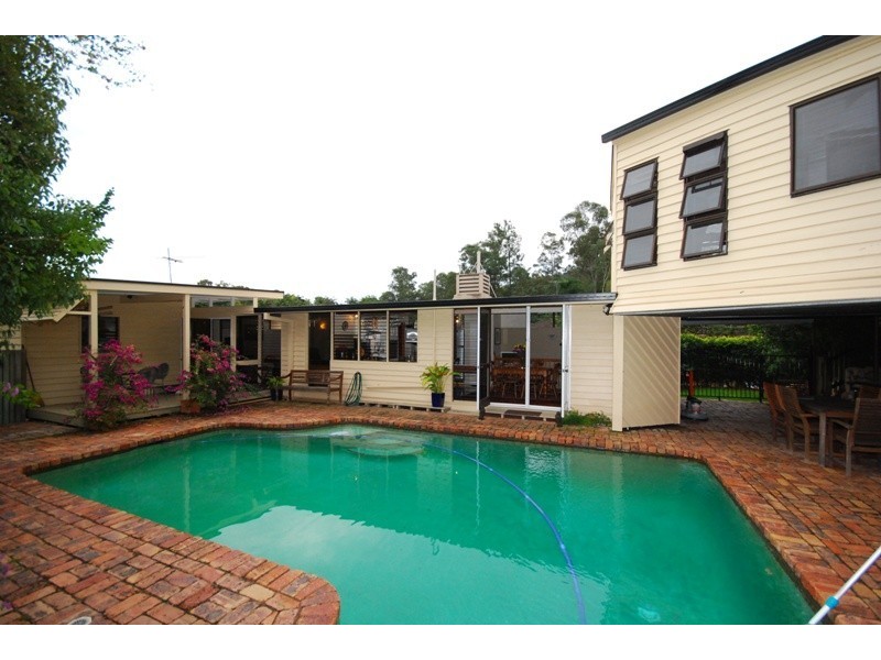 3 Cabramurra Street, Chapel Hill QLD 4069
