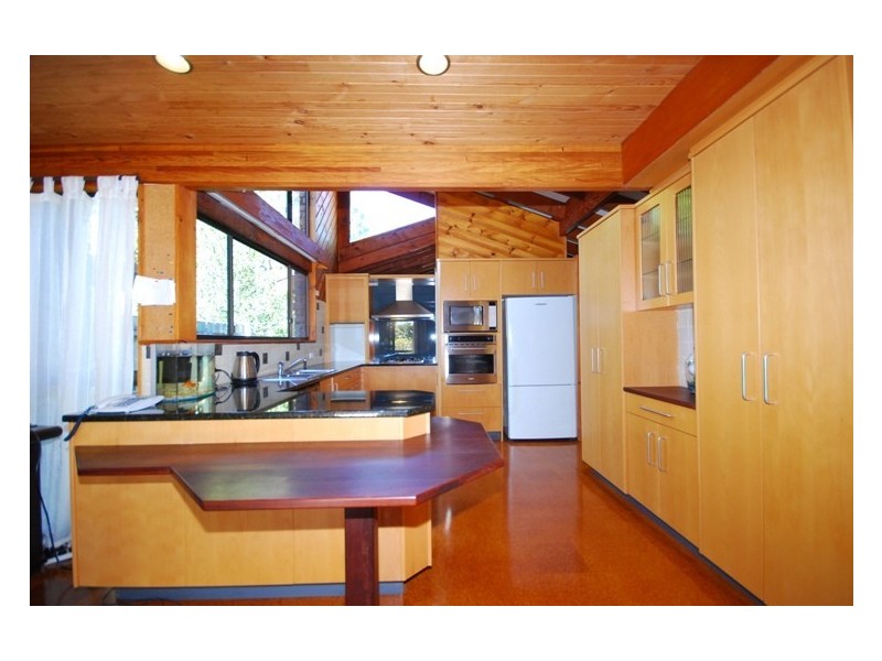 48 Cedarleigh Rd, Kenmore QLD 4069