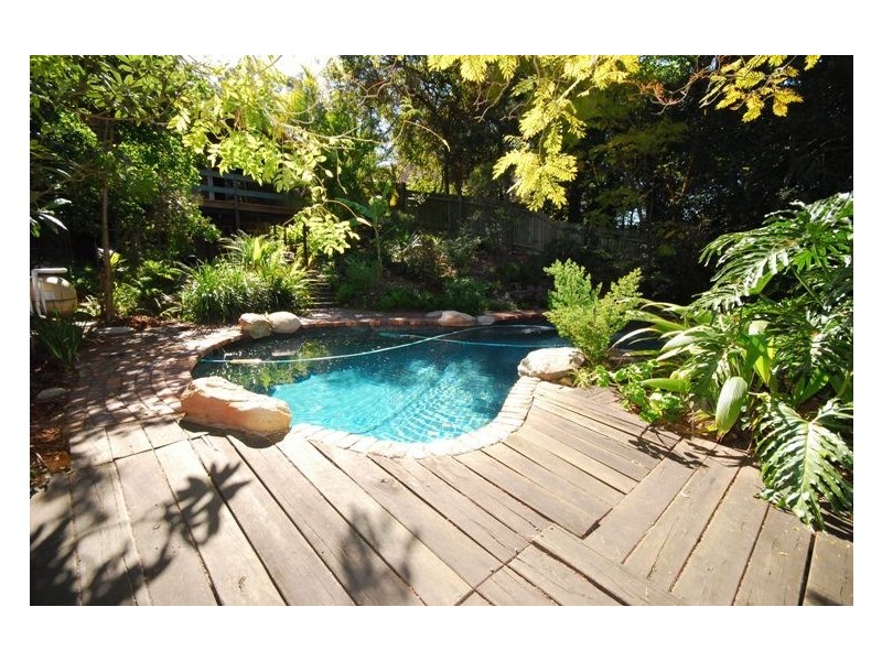 48 Cedarleigh Rd, Kenmore QLD 4069