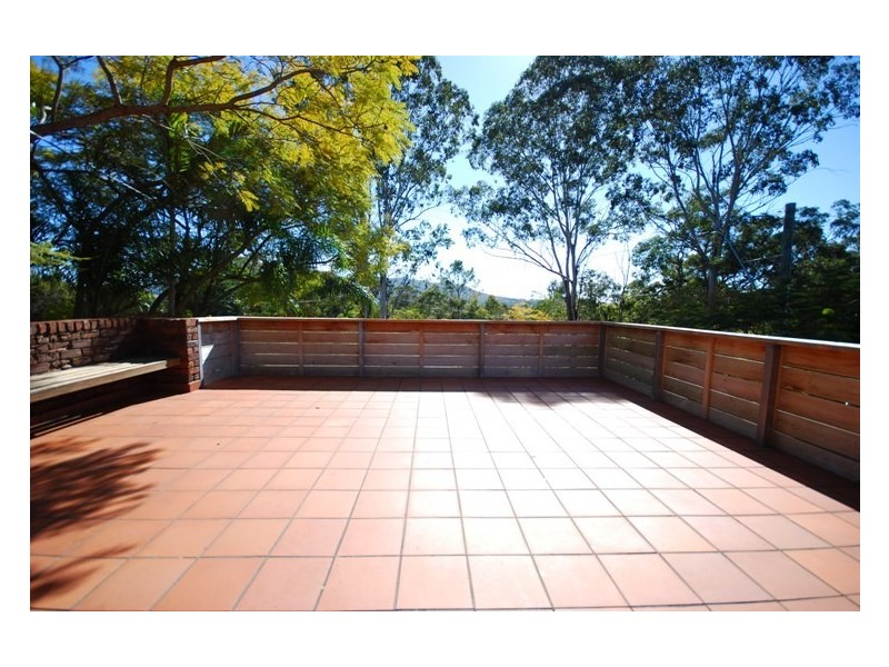 48 Cedarleigh Rd, Kenmore QLD 4069