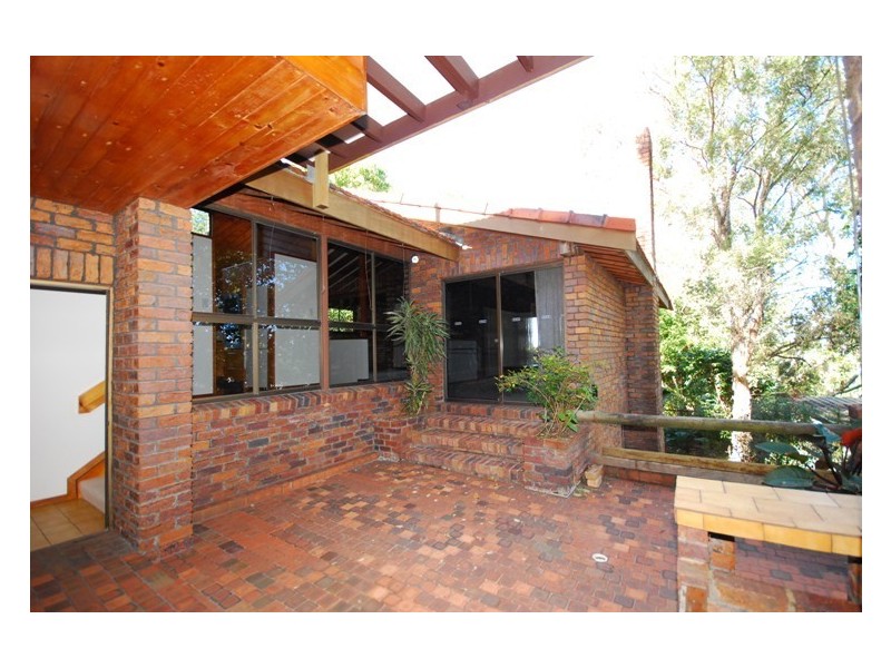 48 Cedarleigh Rd, Kenmore QLD 4069