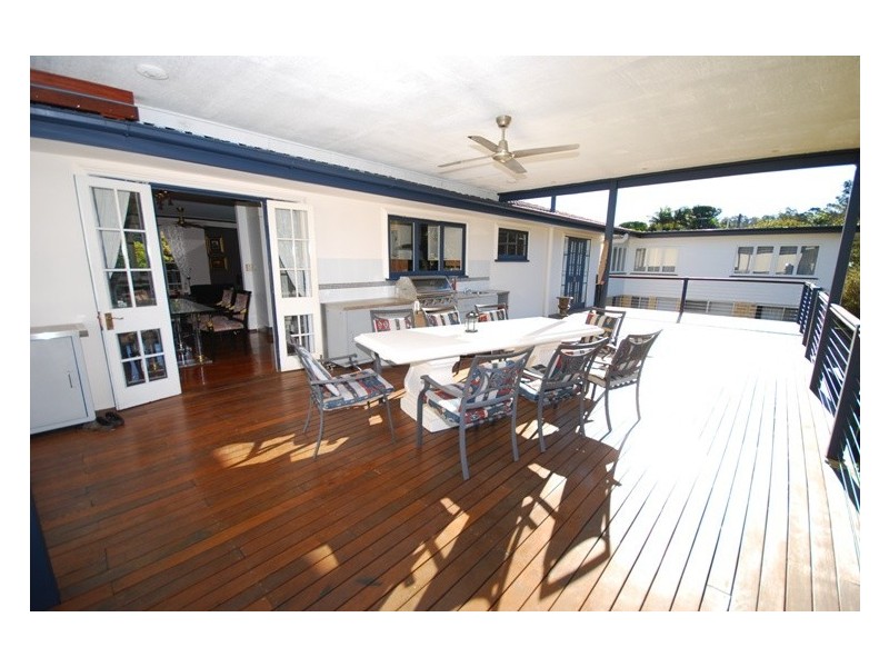 11 Ijong St, Kenmore QLD 4069