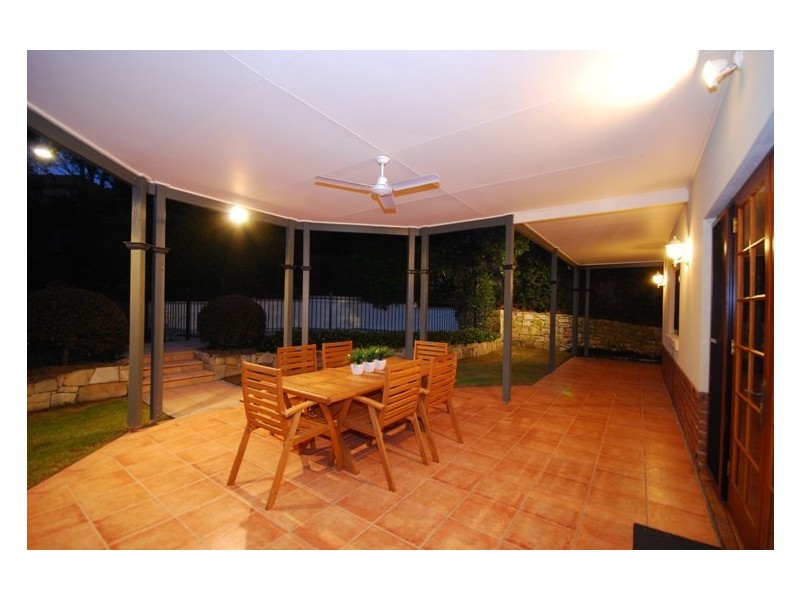 14 McConnell Cr., Brookfield QLD 4069