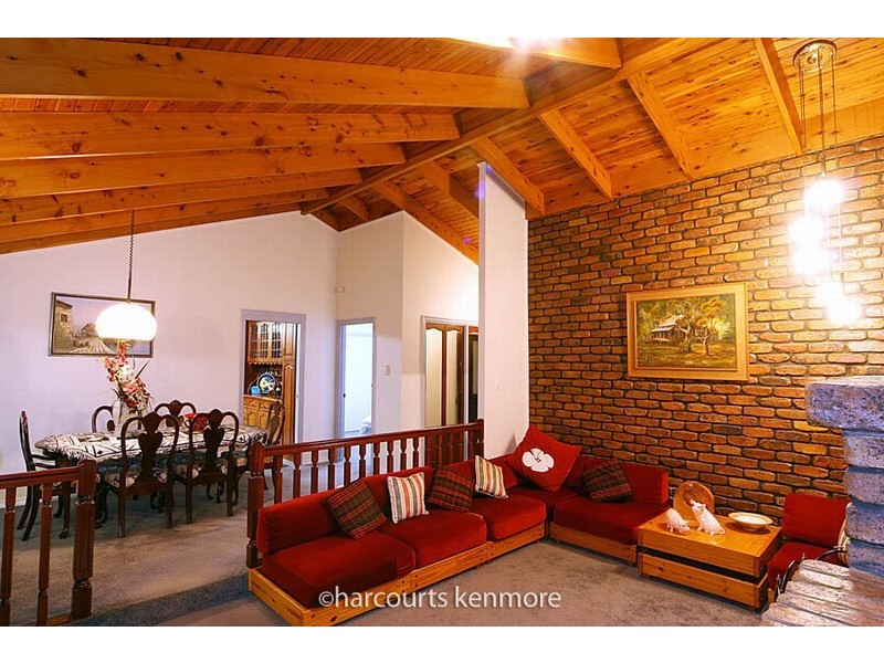 183 Lake Manchester Rd, Mount Crosby QLD 4306