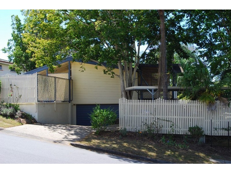 31 Quentin Street, Chapel Hill QLD 4069