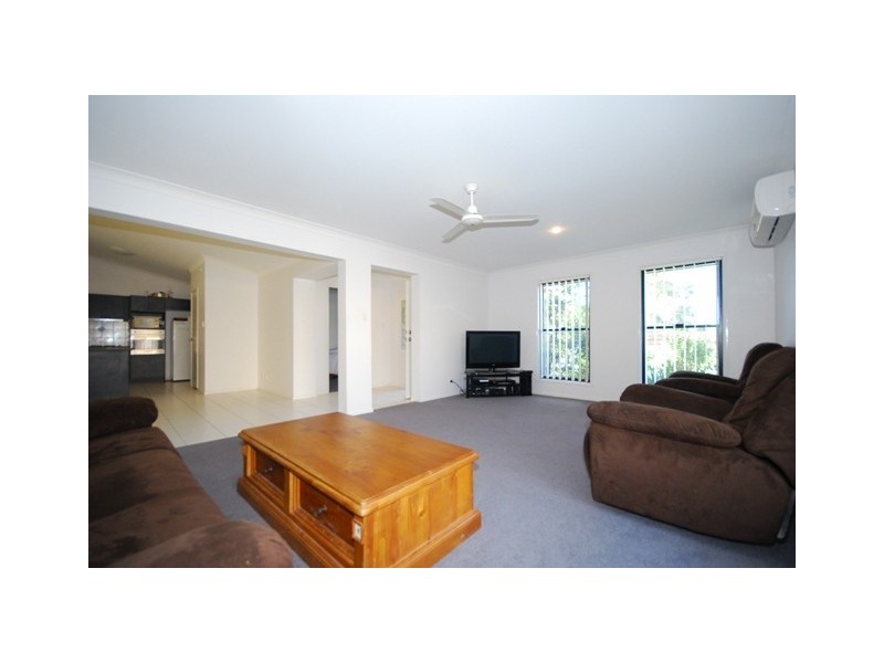 7 Joseph Ave, Moggill QLD 4070