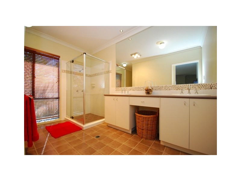 23 Brentwood Pl, Moggill QLD 4070