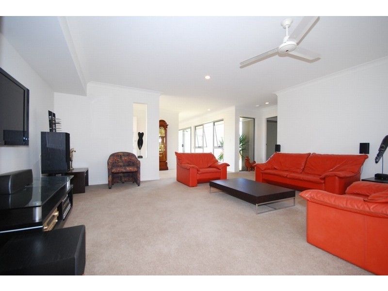 4 Silky Oak Ave, Moggill QLD 4070