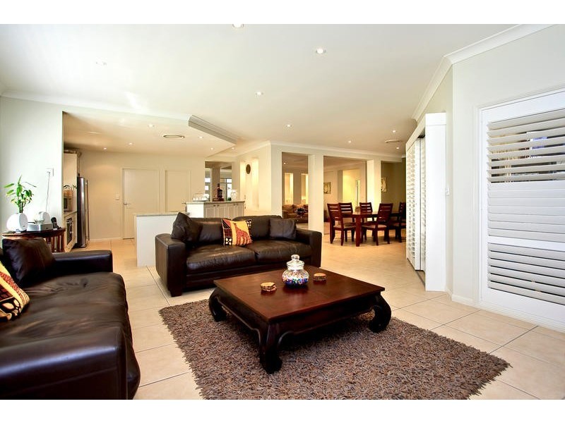 95 President Cct, Karalee QLD 4306
