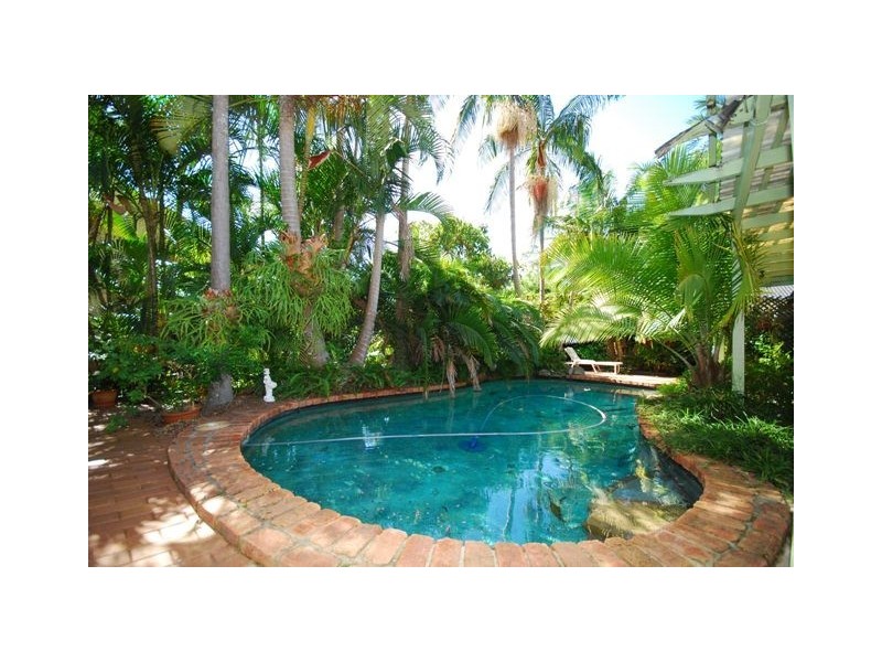 75 Sunset Road, Kenmore QLD 4069