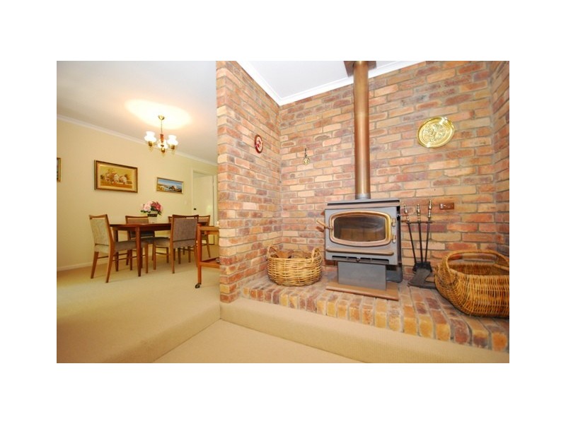 75 Sunset Road, Kenmore QLD 4069