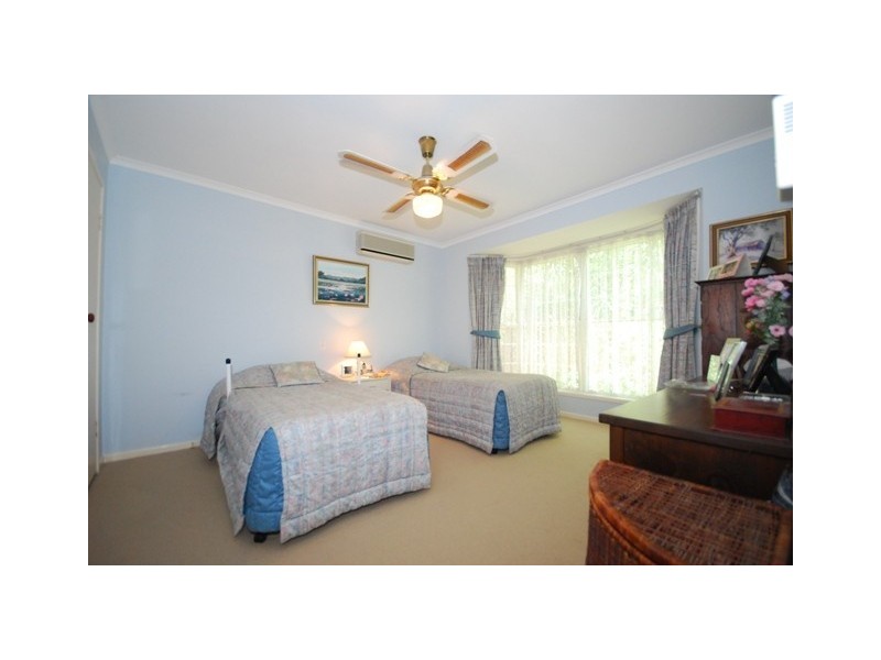 75 Sunset Road, Kenmore QLD 4069