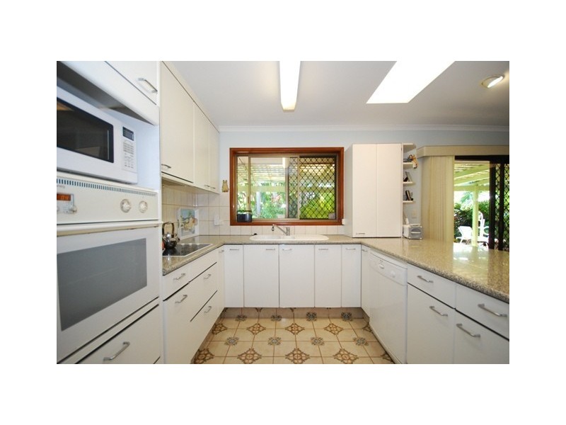 75 Sunset Road, Kenmore QLD 4069
