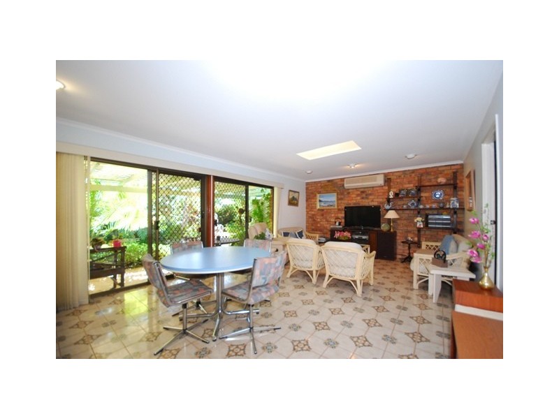 75 Sunset Road, Kenmore QLD 4069