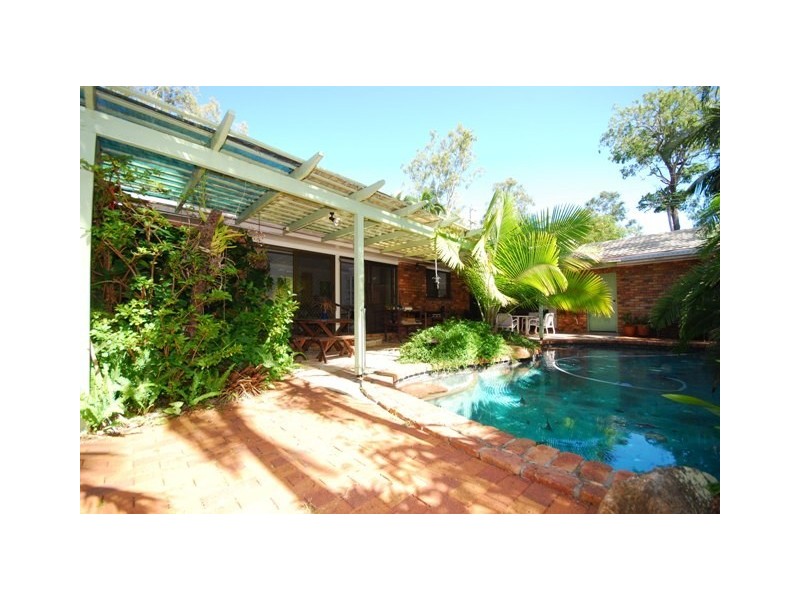 75 Sunset Road, Kenmore QLD 4069