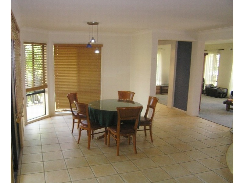 7 DALEWOOD PLACE, Moggill QLD 4070