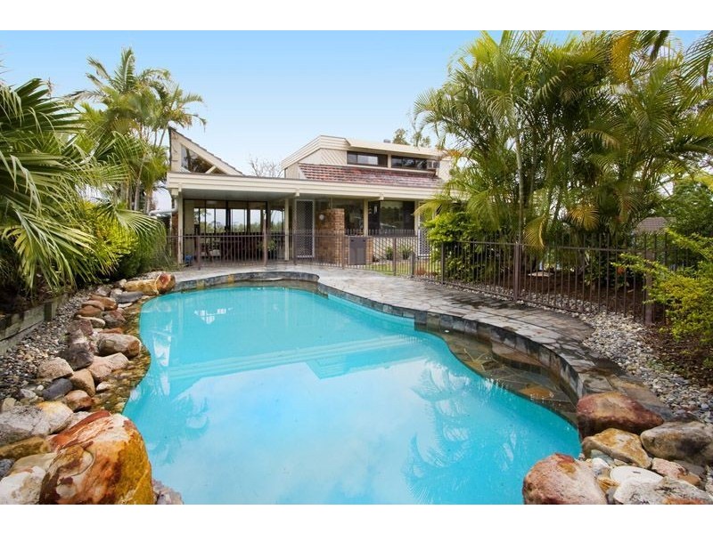 30 Struan Street, Chapel Hill QLD 4069