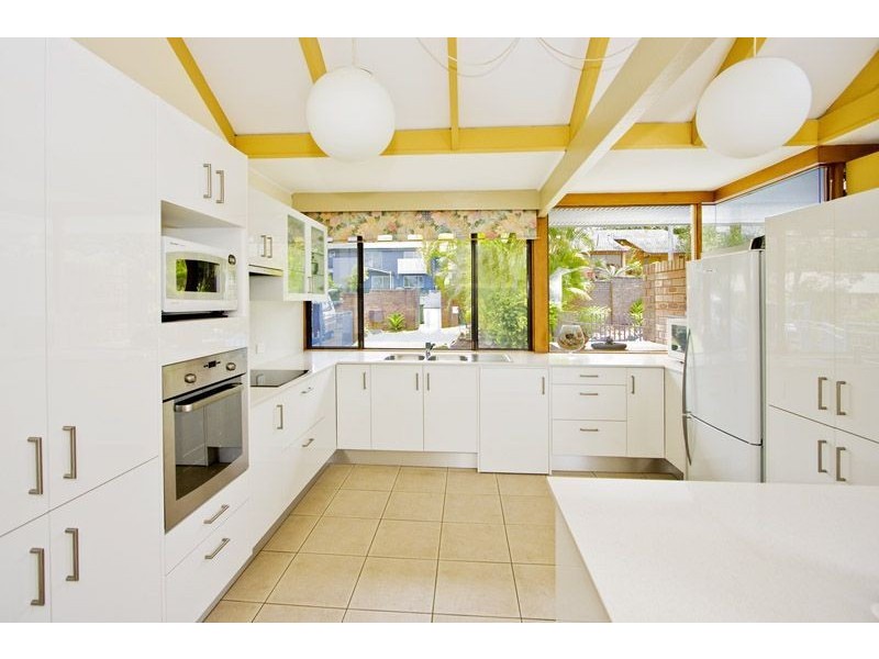 30 Struan Street, Chapel Hill QLD 4069