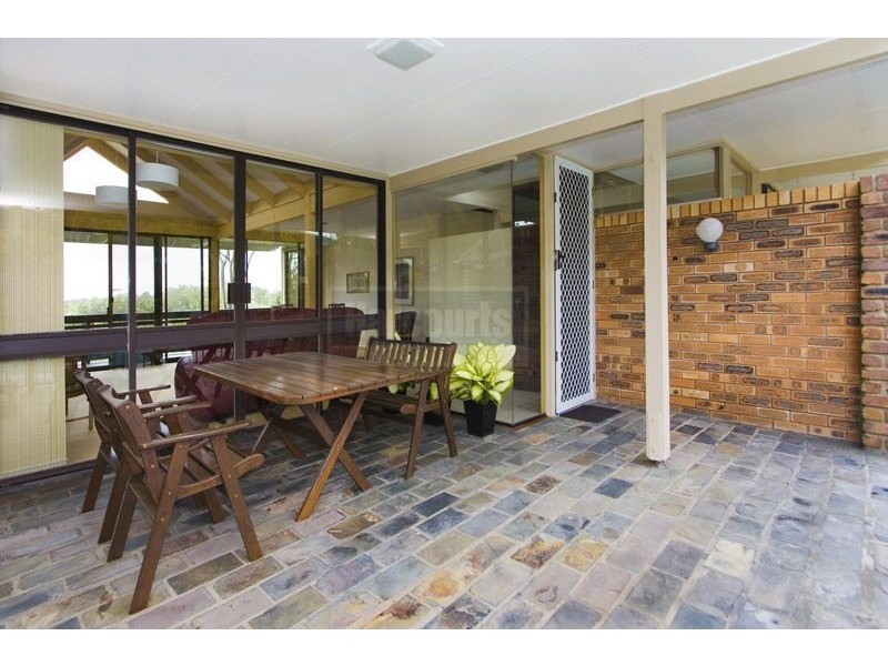 30 Struan Street, Chapel Hill QLD 4069