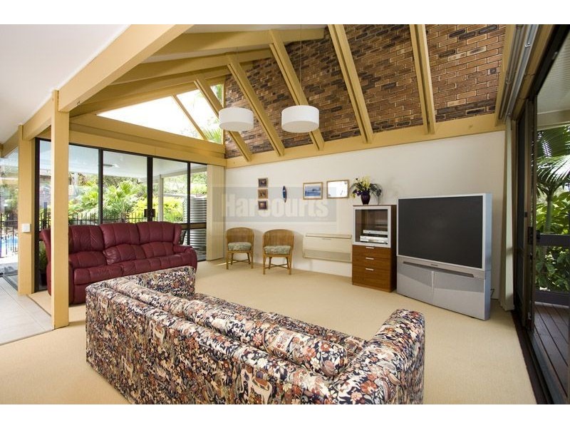 30 Struan Street, Chapel Hill QLD 4069
