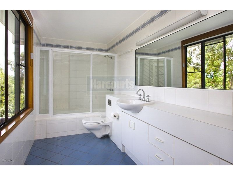 30 Struan Street, Chapel Hill QLD 4069