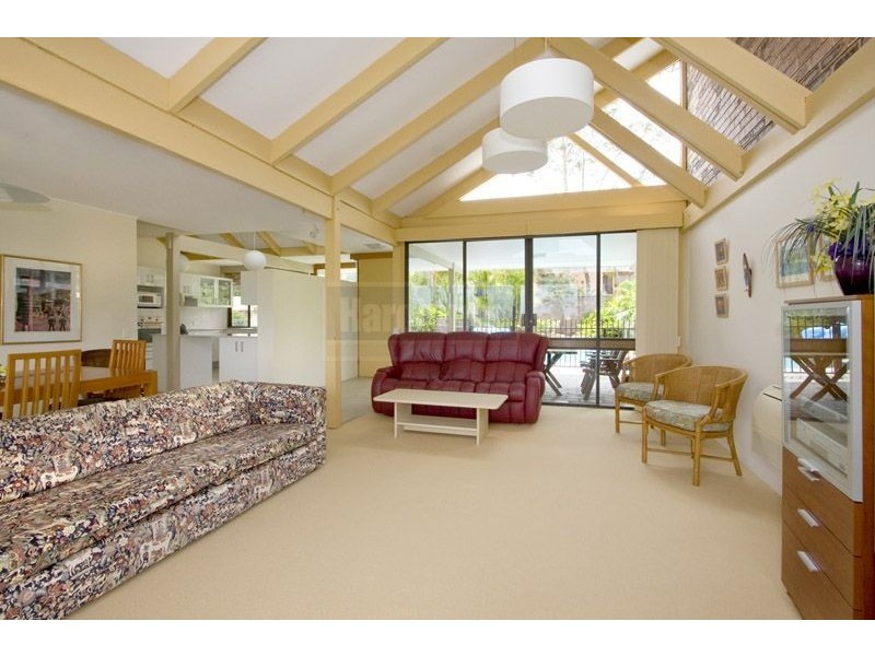 30 Struan Street, Chapel Hill QLD 4069
