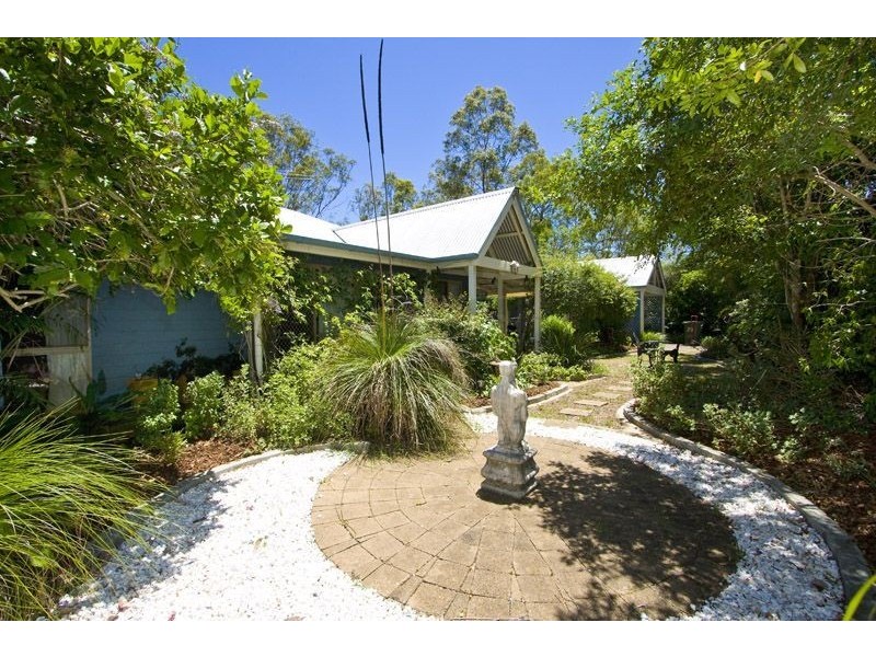 39 Mountain Vista Court, Mount Crosby QLD 4306