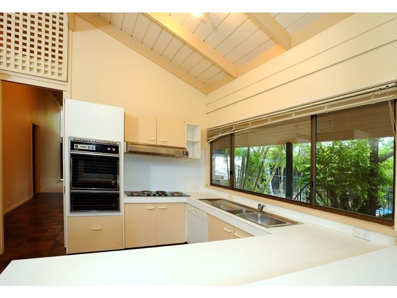 4 Moondarra Street, Chapel Hill QLD 4069