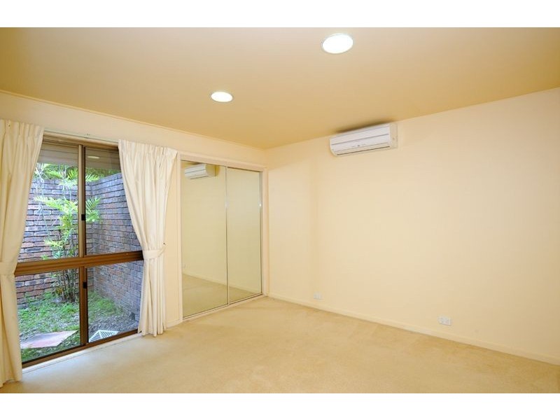 4 Moondarra Street, Chapel Hill QLD 4069