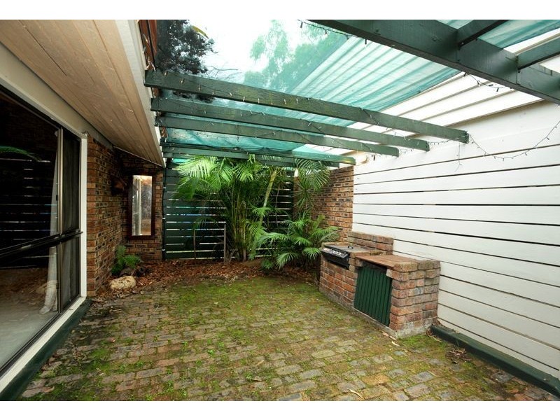 4 Moondarra Street, Chapel Hill QLD 4069