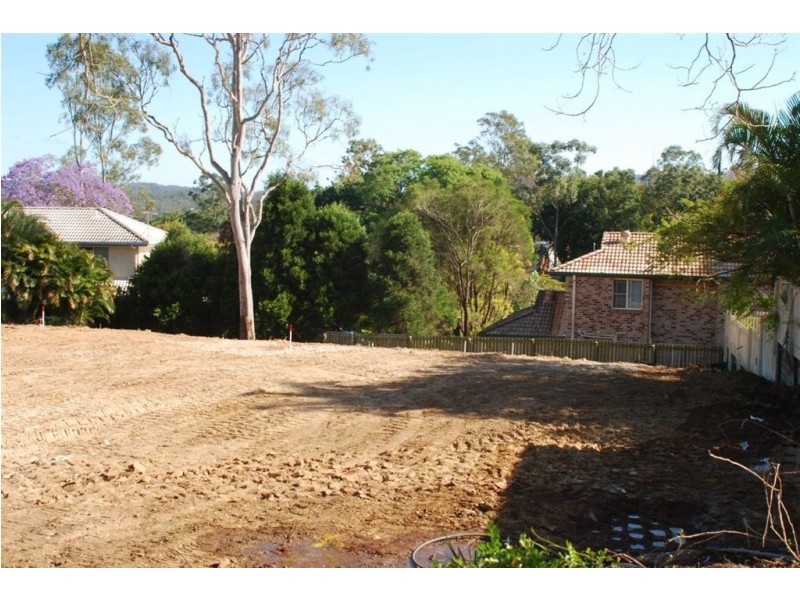 16 Nara Street, Kenmore QLD 4069
