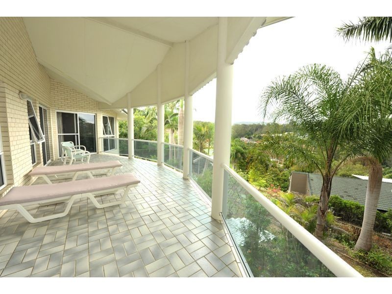 12 Crompton Street, Kenmore Hills QLD 4069