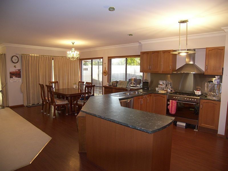 4 Haase Place, Bellbowrie QLD 4070