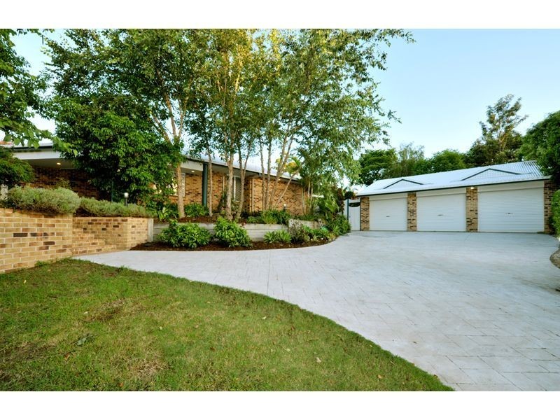 152 Pioneer Crescent, Bellbowrie QLD 4070