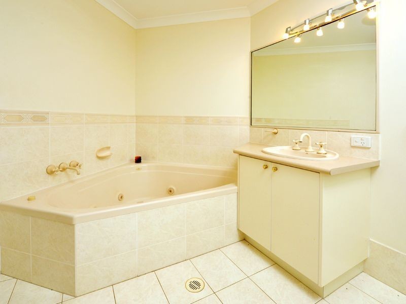 152 Pioneer Crescent, Bellbowrie QLD 4070