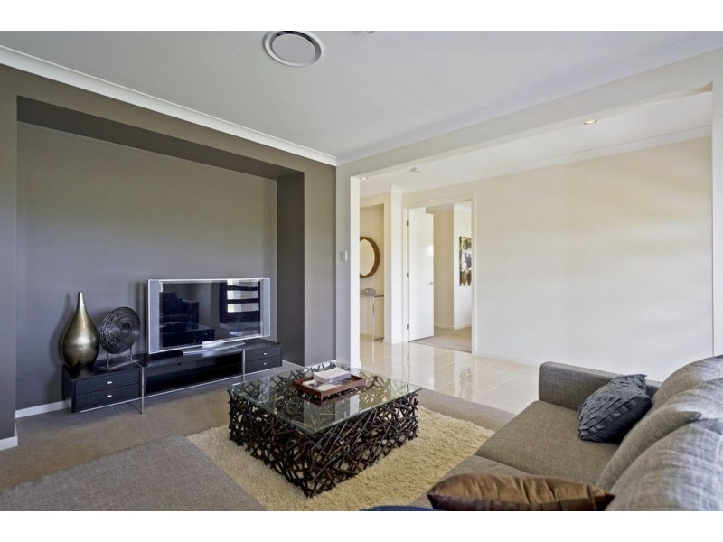16 Sunset Place, Jacobs Well QLD 4208