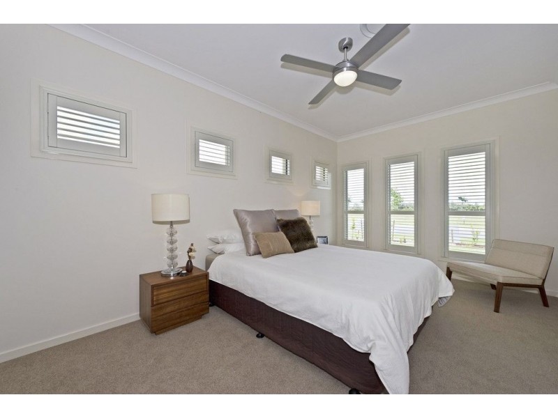 16 Sunset Place, Jacobs Well QLD 4208
