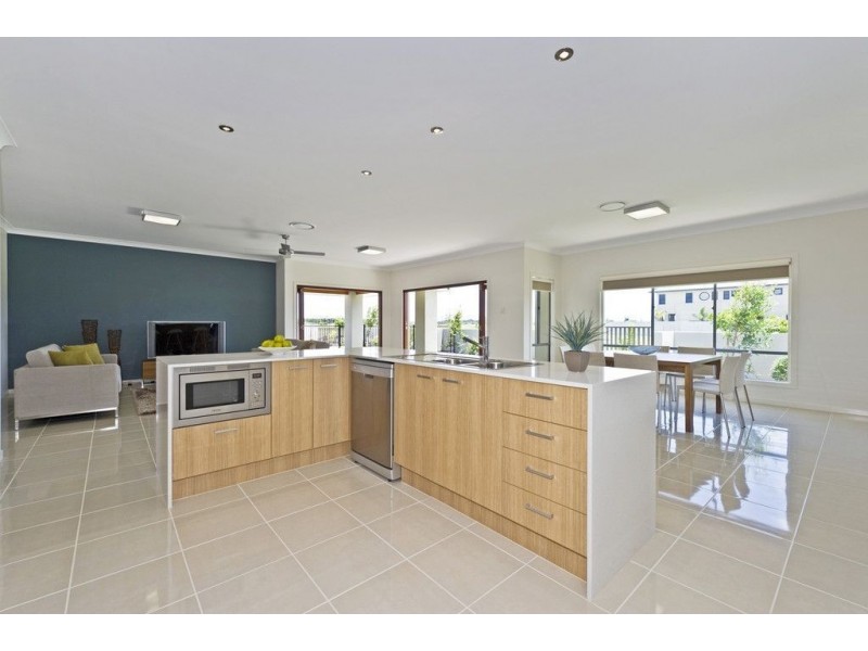 16 Sunset Place, Jacobs Well QLD 4208