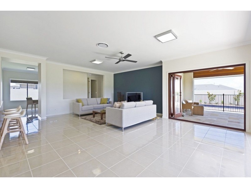 16 Sunset Place, Jacobs Well QLD 4208
