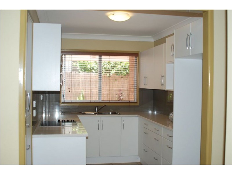 11 Lant Street, Chapel Hill QLD 4069