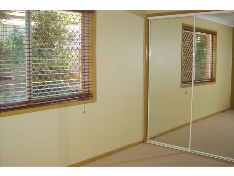 11 Lant Street, Chapel Hill QLD 4069