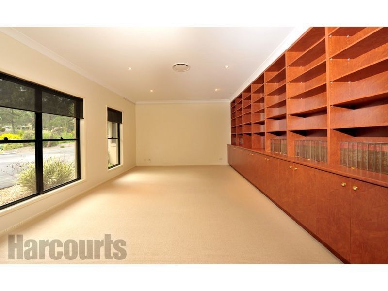 61 Airlie Road, Pullenvale QLD 4069