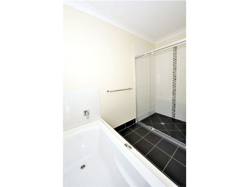 68 Joseph Avenue, Moggill QLD 4070