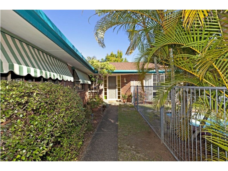 9 Tangmere Street, Chapel Hill QLD 4069