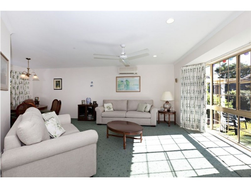 9 Tangmere Street, Chapel Hill QLD 4069
