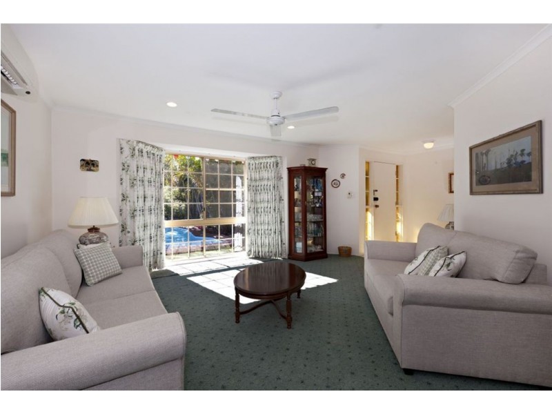 9 Tangmere Street, Chapel Hill QLD 4069
