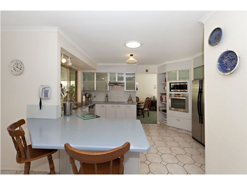 9 Tangmere Street, Chapel Hill QLD 4069
