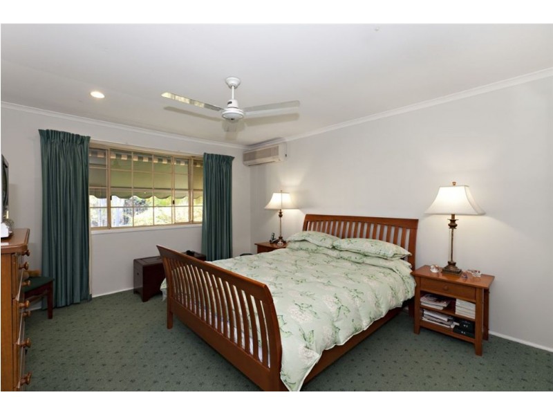 9 Tangmere Street, Chapel Hill QLD 4069