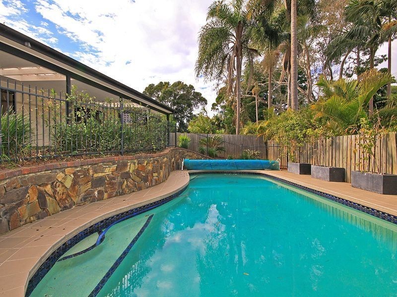 9 Gilruth Road, Kenmore QLD 4069